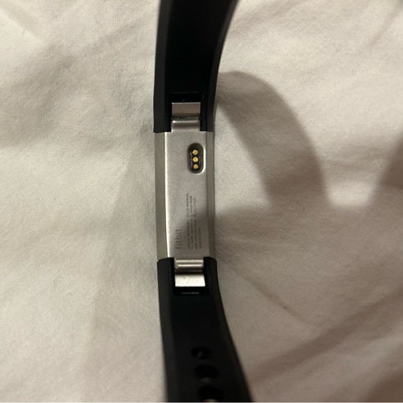 Black Fitbit Alta - Picture 5 of 6